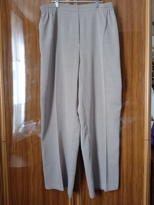 Жіночі брюки розміру 3 XL