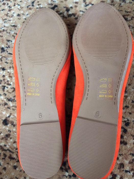 Яскраві жіночі туфлі