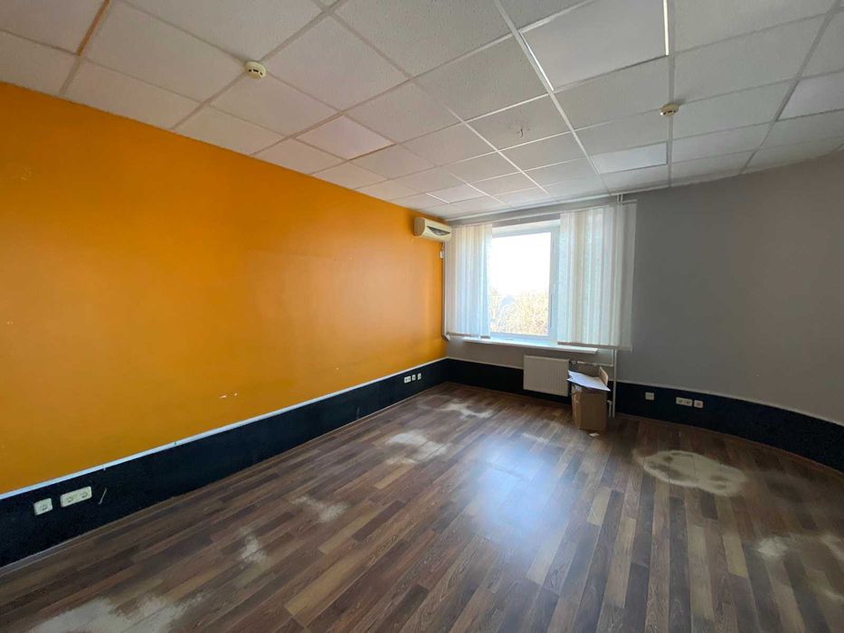 Центр Спаська офіс в бізнес-центрі 166 кв.м. ремонт ціна 165 тис.у.о.