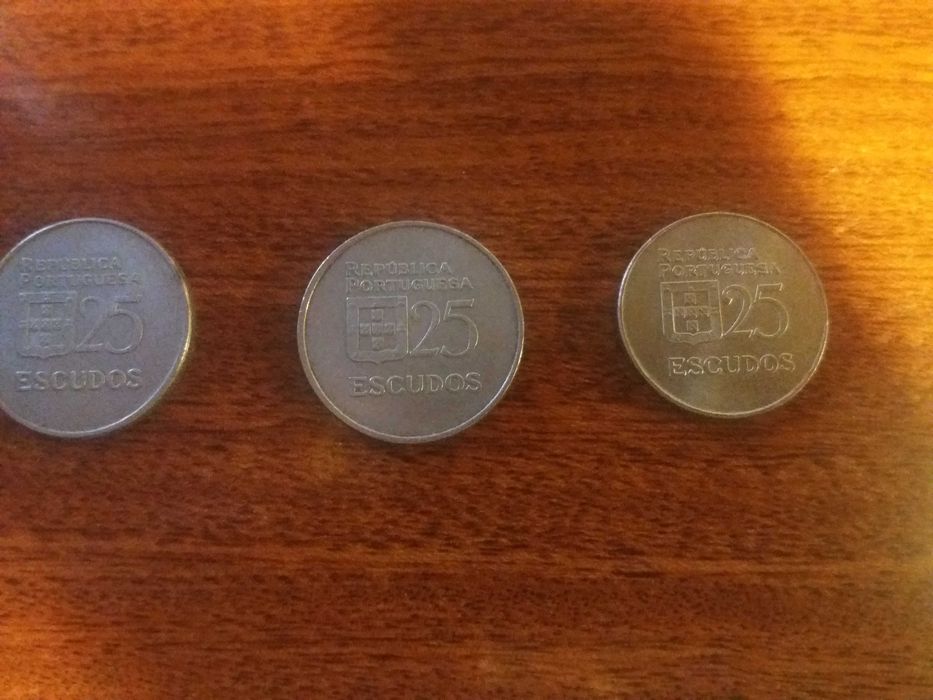 Moedas portuguesas 1980 e 1984