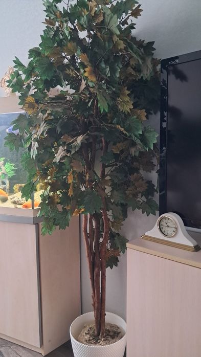 Штучне дерево...