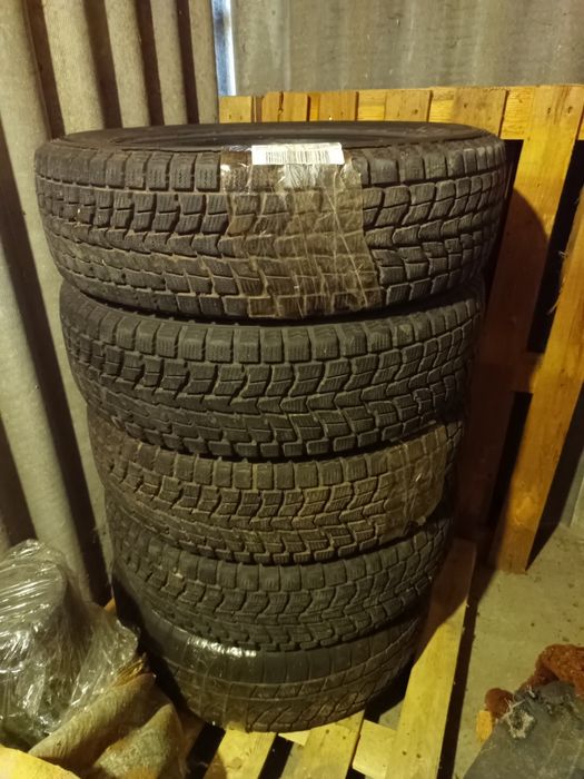 Продам резину Dunlop grand trek sj 6 225*65*R18, 103Q