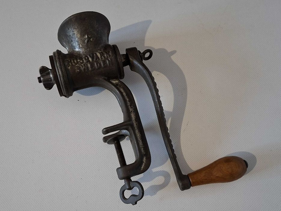 Máquina antiga de picar carne Husqvarna 101 - Sweden