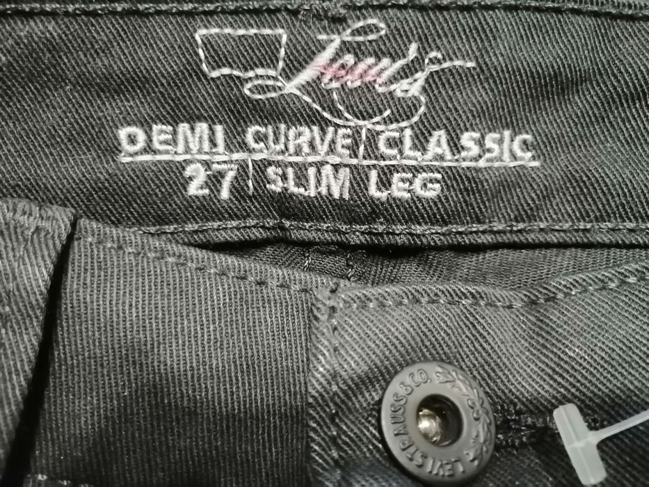 Джинси Levis (оригінал) розмір 27