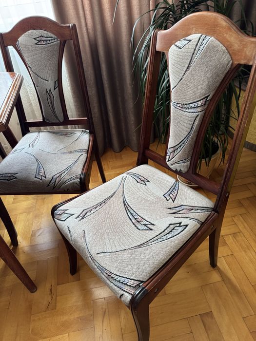 Продам деревʼяний стіл із кріслами 6 шт