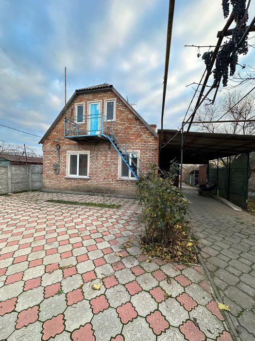 Продается дом 12 соток земли