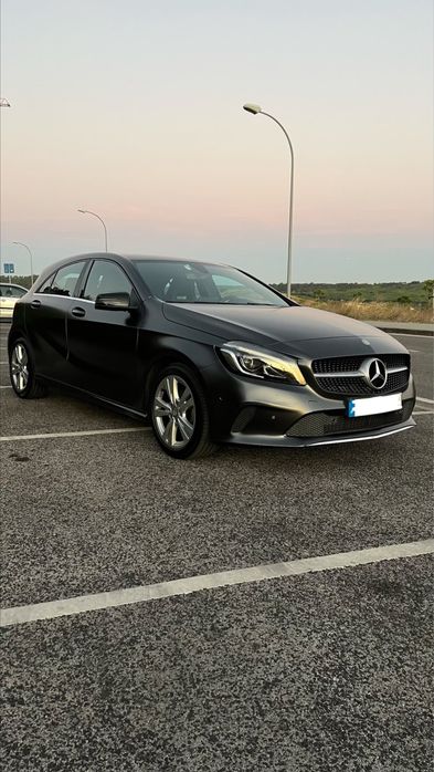 Mercedes-Benz A180d   7G-DCT Urban | Caixa Automática