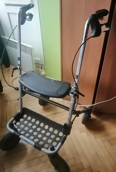 Коляска- ходунки для дорослих