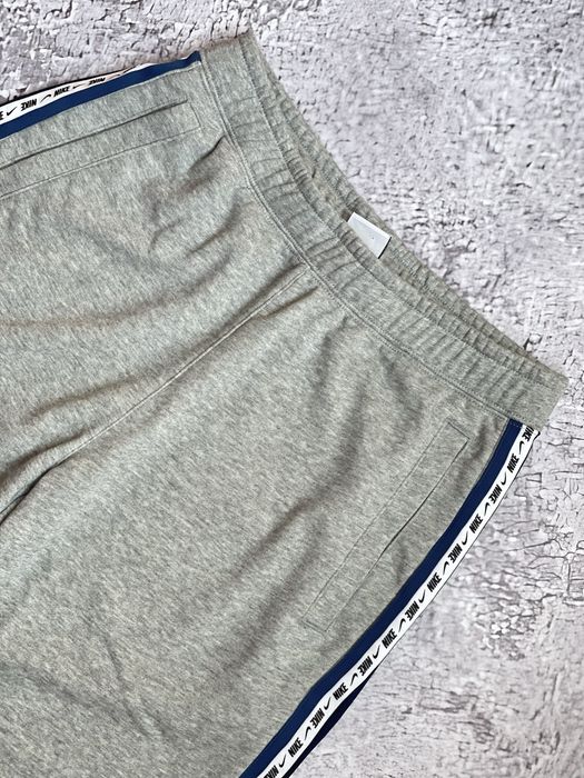 Оригінальні шорти Nike з лампасами найк с-м котонові