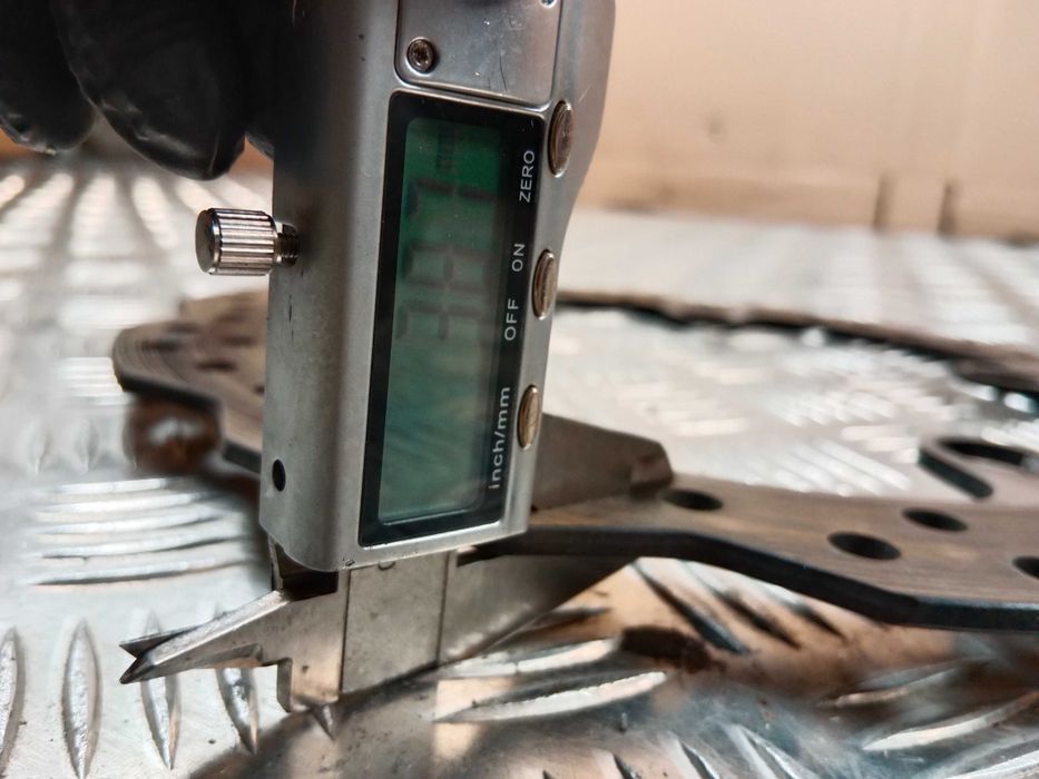 Honda CB 750 Hornet Tarcze Hamulcowe Przód Przednie Tarcza 23+