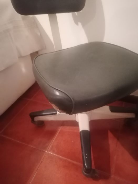 Secretaria e cadeira