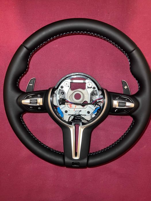 Kierownica do BMW M5/M3 replika dobrej jakości, nie oryginał.