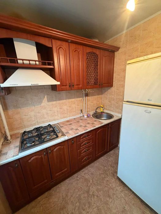 Сдається 2-кімнатна квартира в центрі.