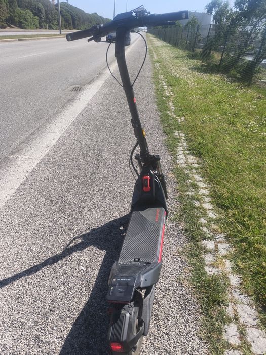 Trotinete Elétrica Segway-Ninebot ZT3 Pro | semi Nova | 3 Anos Garanti