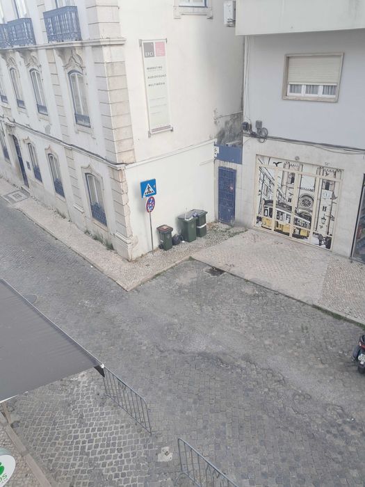Quartos CASAL.Metro Saldannha Centro Lisboa. Entrada imediata.