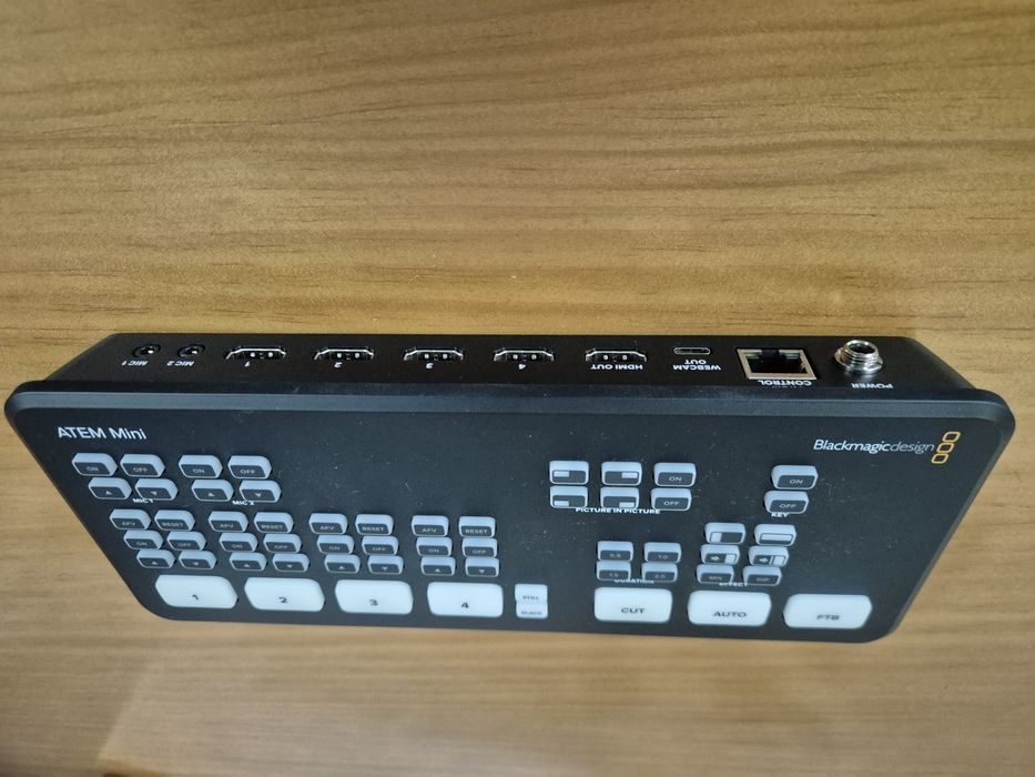 Mesa de Mistura de Vídeo Blackmagic ATEM Mini - Como Nova (com Caixa)