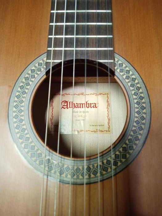 Hiszpańska gitara klasyczna 4/4 Alhambra 2FG Flamenco