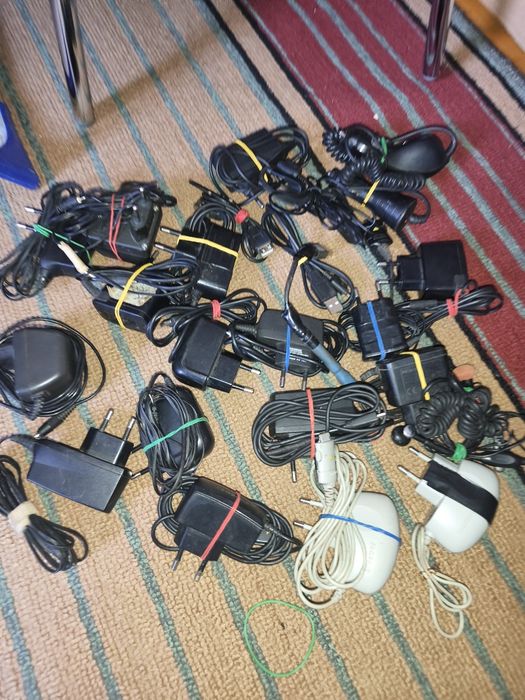 Зарядні пристрої