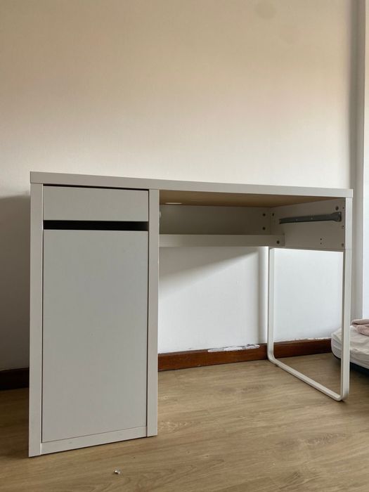 Desk64584323242497122