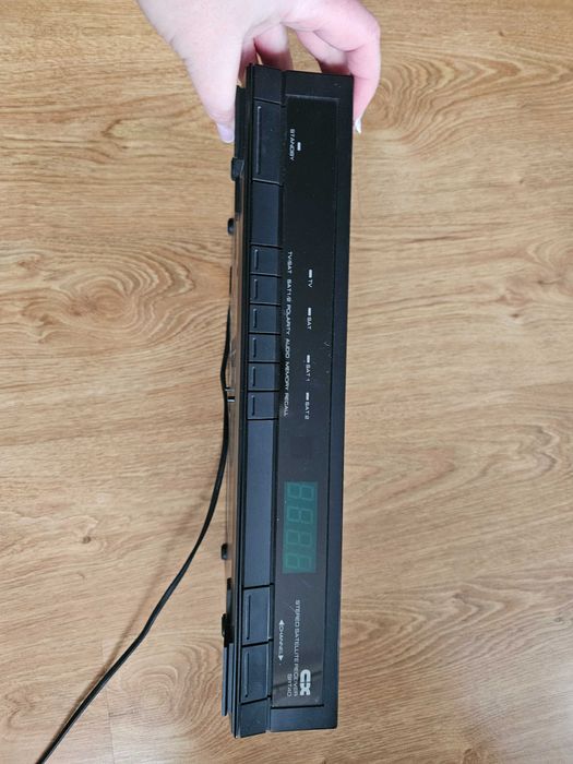 Dekoder do odbioru telewizji satelitarnej SRT-40