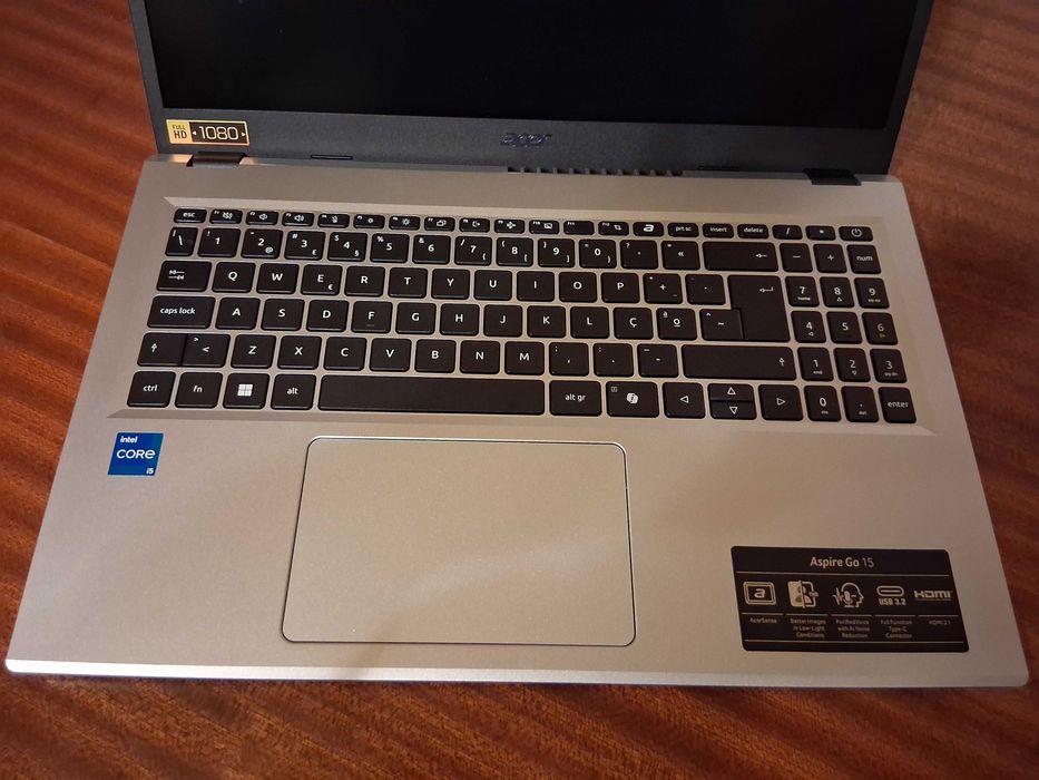 Computador portátil ACER Aspire Go 15 e impressora HP