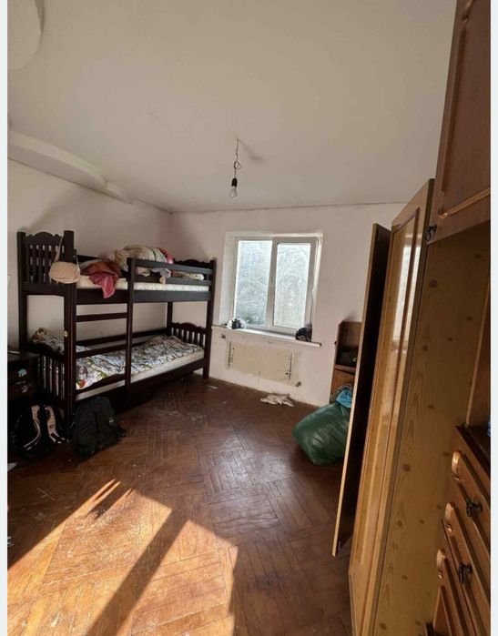 Продаж двоповерхового будинку