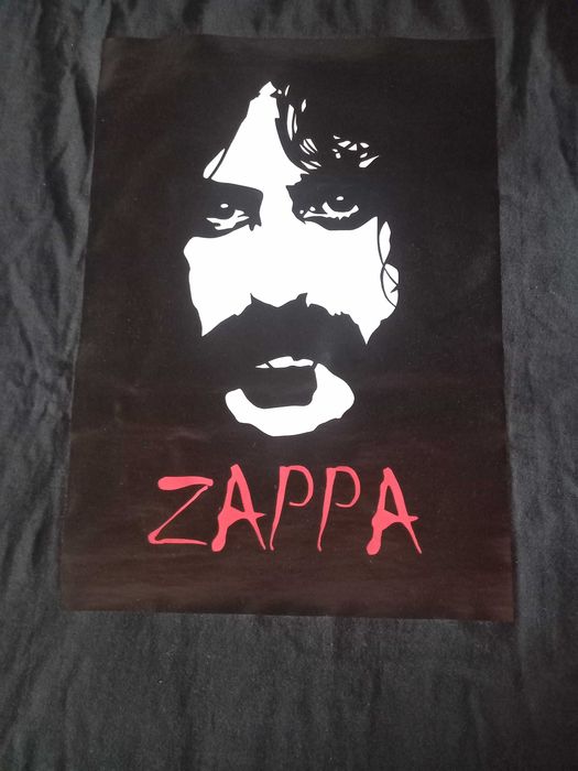Tshirt NOVA com estampagem ZAPPA