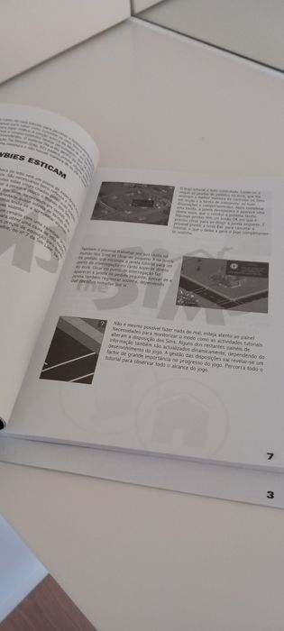 The Sims e The Sims Livin' it up