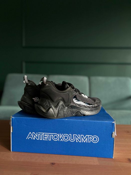 Giannis Immortality 2 "Triple Black" -  Basquetebol