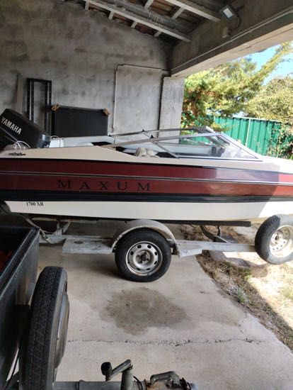 Barco de 90 cavalos