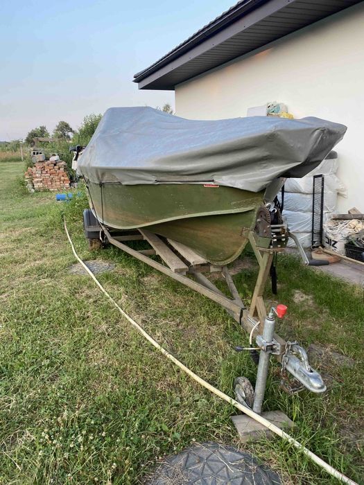 Лодка ,,Прогресс 4'' с мотором Honda 50.
