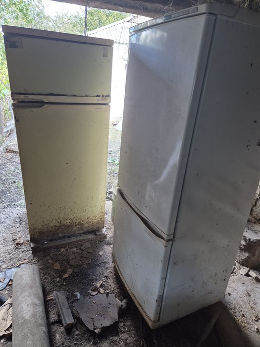 Продам холодильники