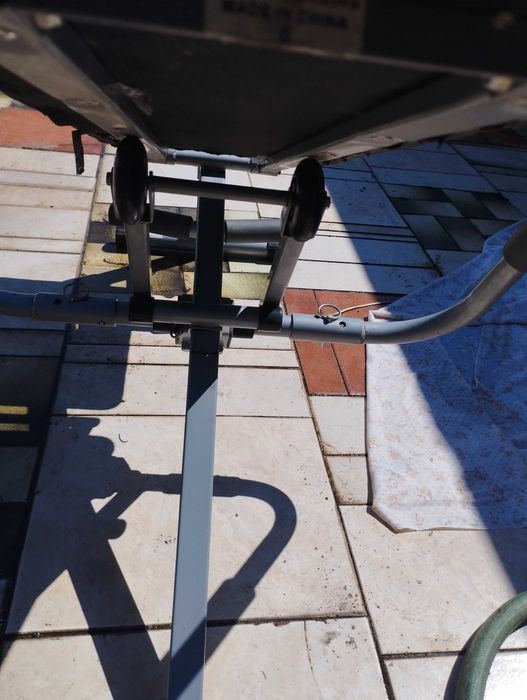 Bicicleta e tábua abdominal de treinamento