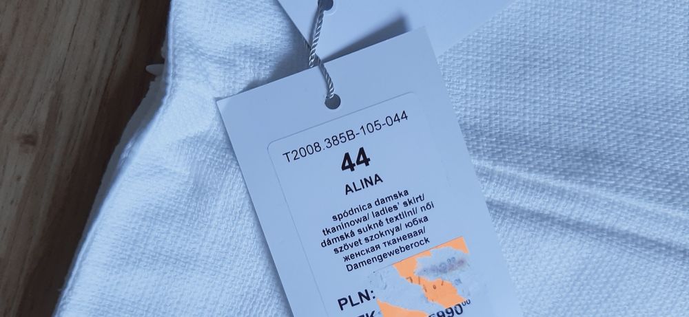 Nowa Tatuum 44 biała spódnica