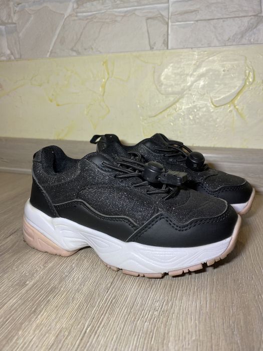 Reserved 28p кросівки на дівчинку