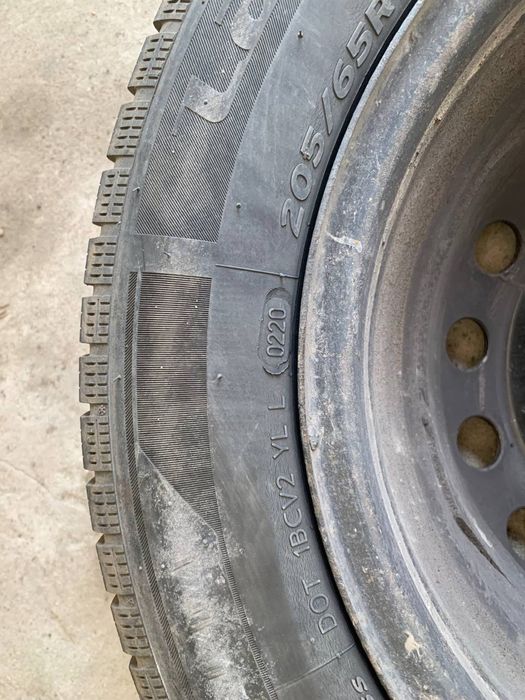 Продаються автошини