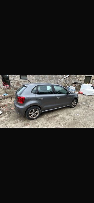 Carro Polo com 106000km ! 6400 euros pra vender !