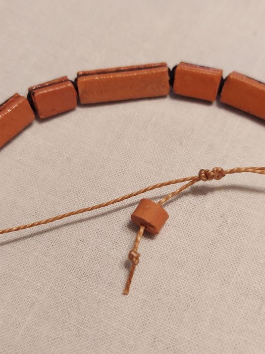 Pulseira de Cuba, ajustável, em Terracota.