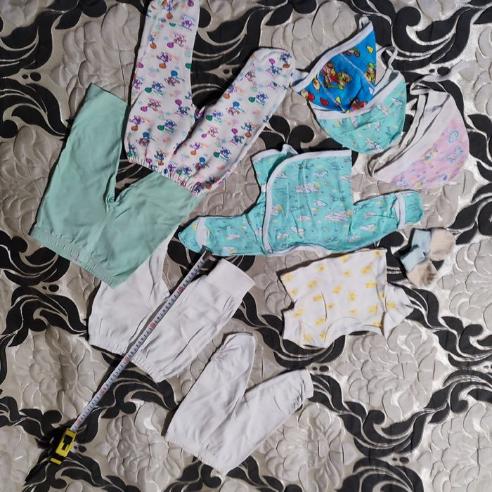 Ползунки,распашонки,шапочки