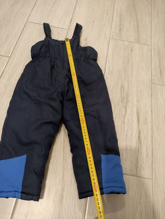 Продам комбинезоны зимние на рост 86