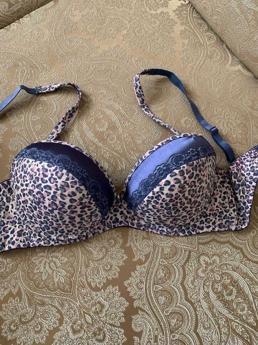 Білизна жіноча, комплект