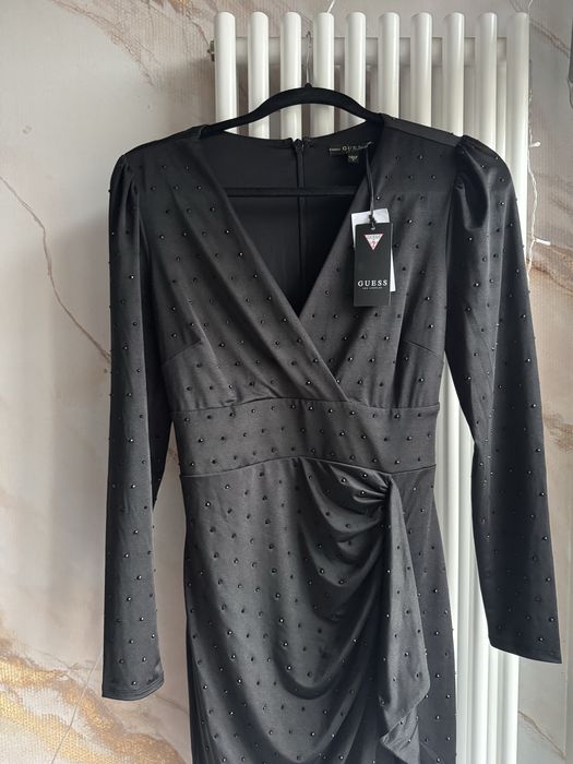 Nowa, elegancja sukienka Guess rozm. S czarna