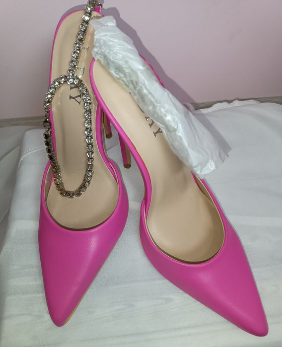 Szpilki różowe z bransoletką zdobieniem obcas, sandałki na szpilce