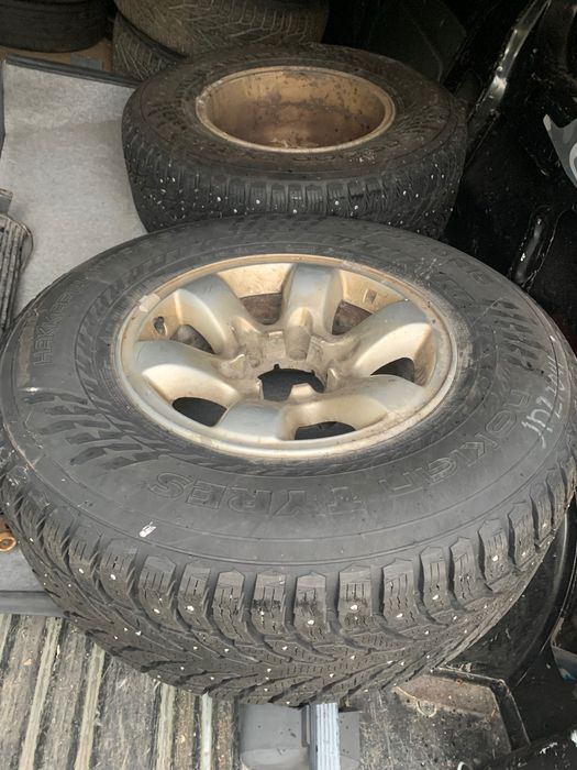 Nokian 265/70R16