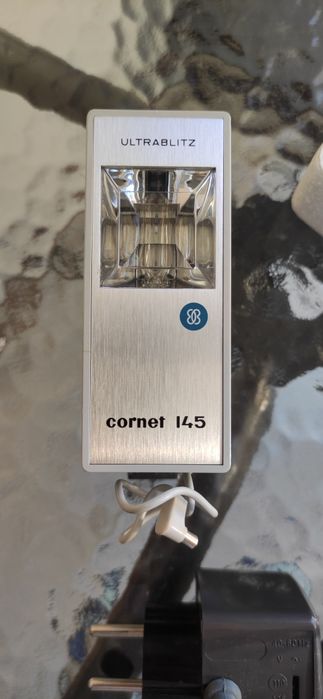 Lampa błyskowa CORNET 145