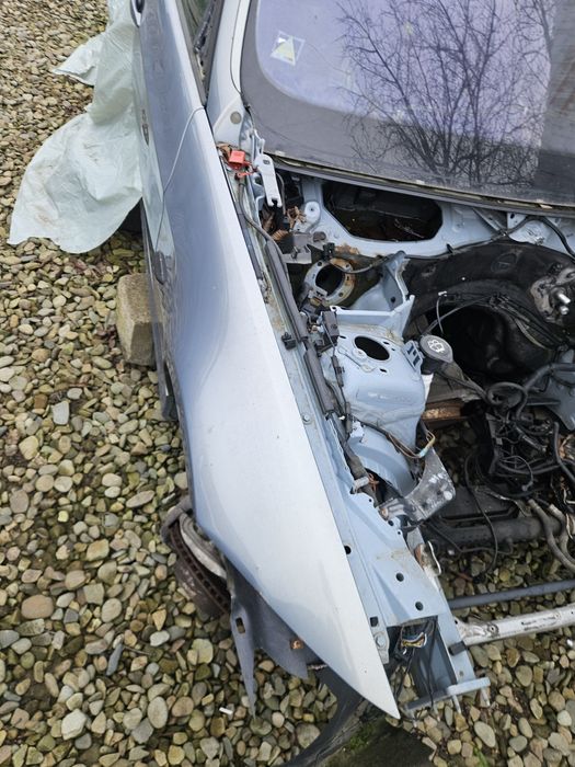 Крило БМВ Е90 Е91 BMW E90 E91 Крилья праве переднє Розборка Шрот