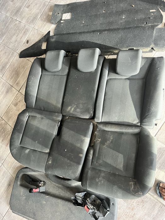 Bancos traseiros e chapeleira clio 3