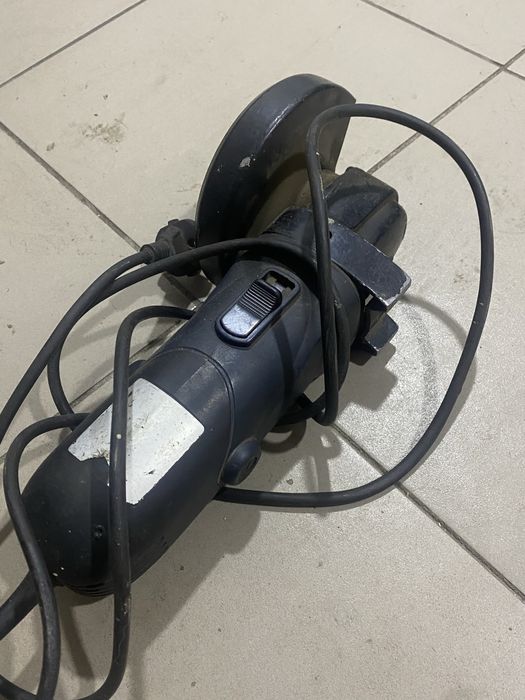 Углова шліфмашина