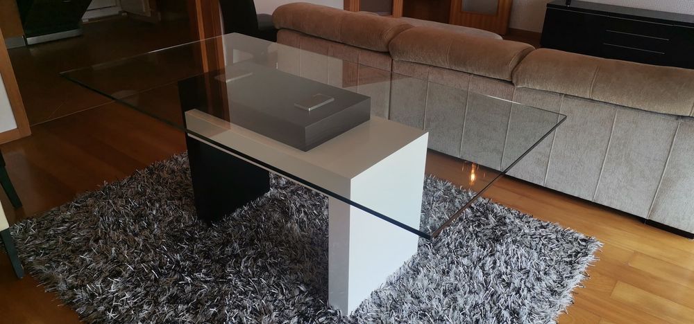 Mesa de sala tampo de vidro