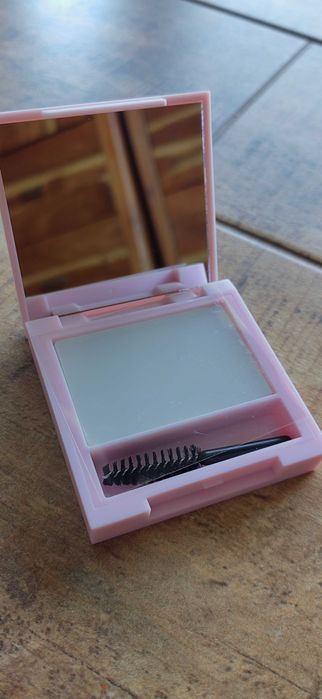 Mydło do stylizacji brwi Revolution Soap Styler NOWY